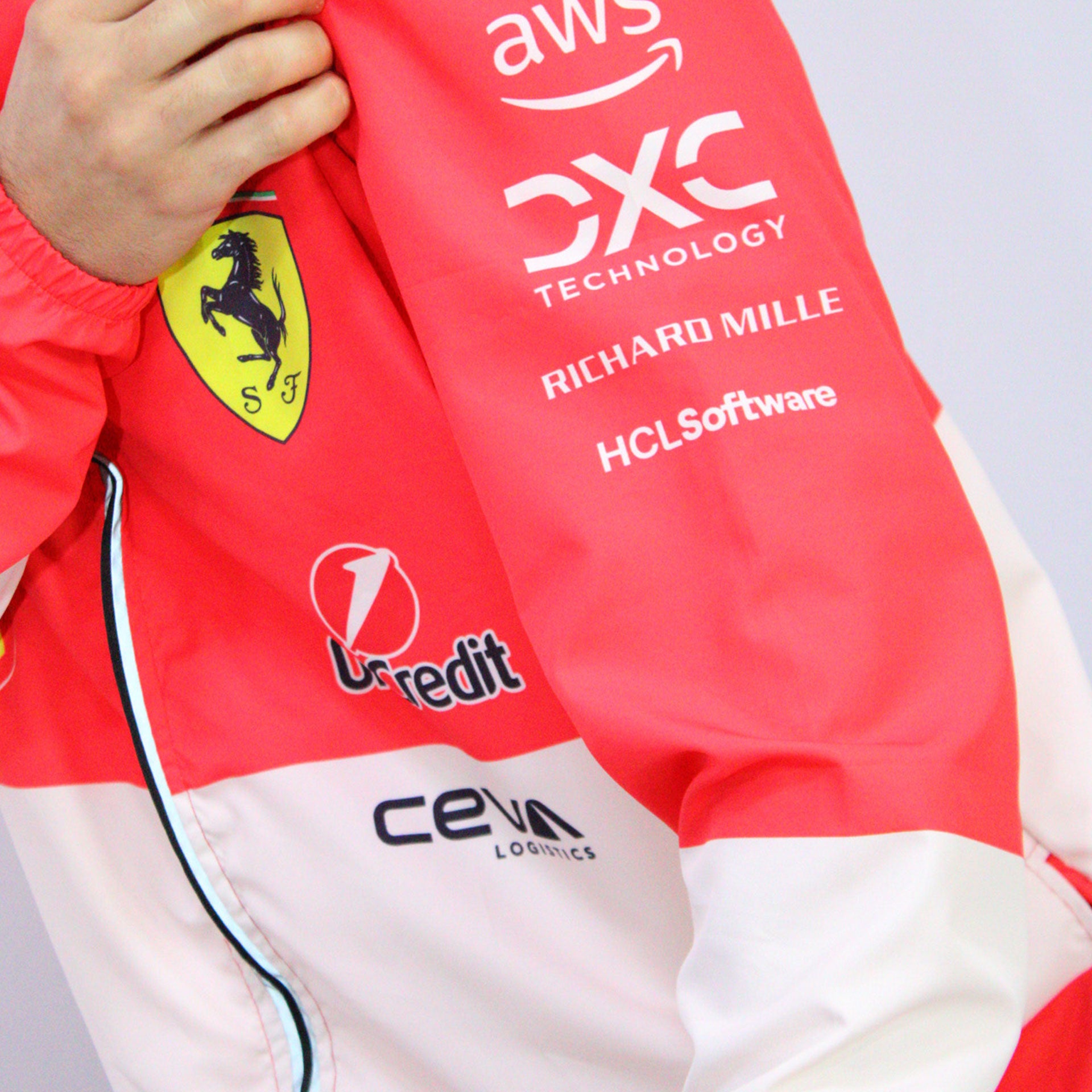 PRÉ VENDA - Jaqueta Corta Vento Lewis Hamilton Ferrari Retrô Edition