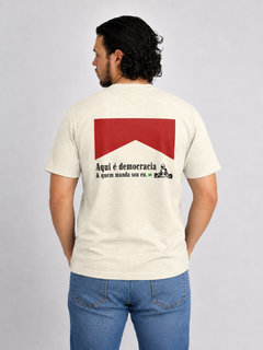 Camiseta Oversized Democracia Retrô Off White Algodão