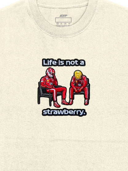 Camiseta Oversized Tifosi Life is Not a Strawberry Off White