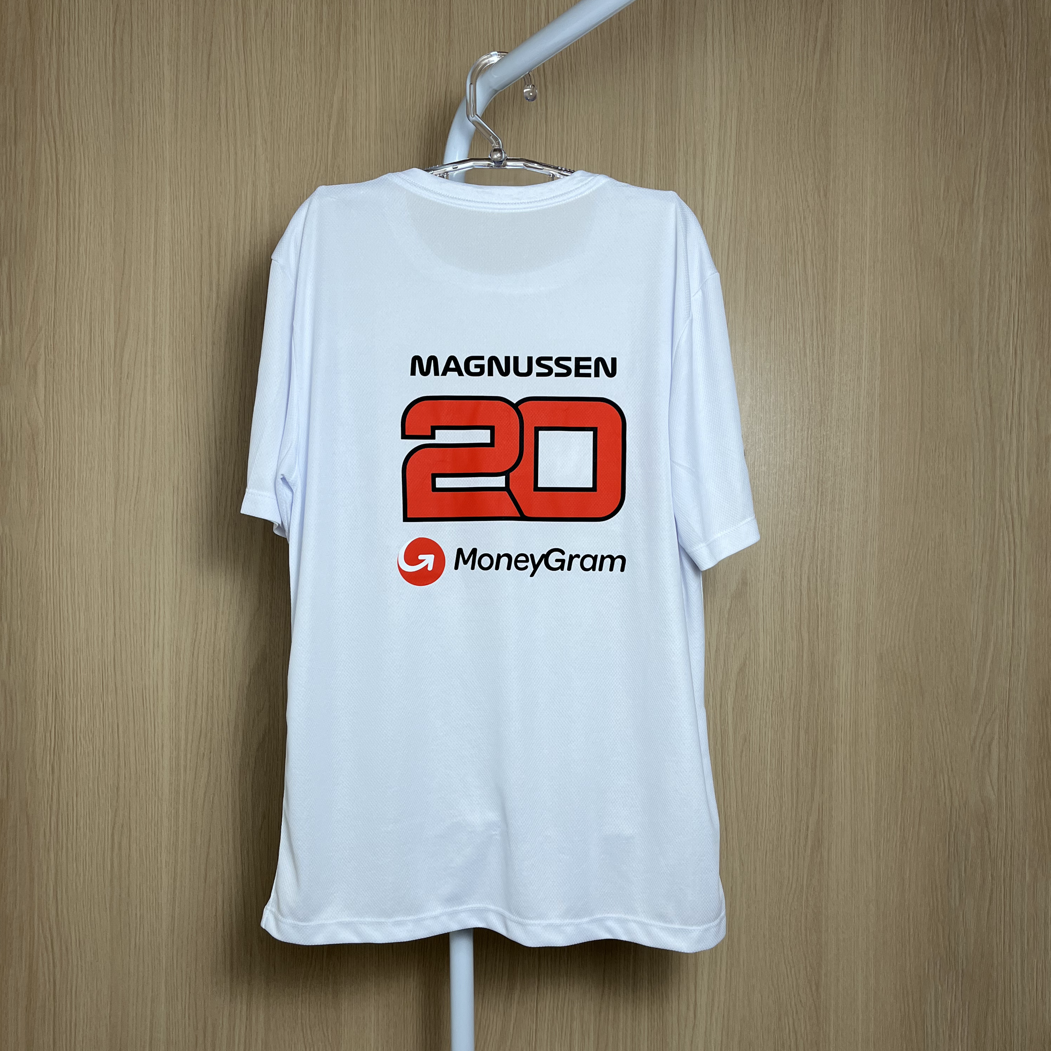 Camiseta DryFit Kevin Magnussen Haas F1 2024 Branca