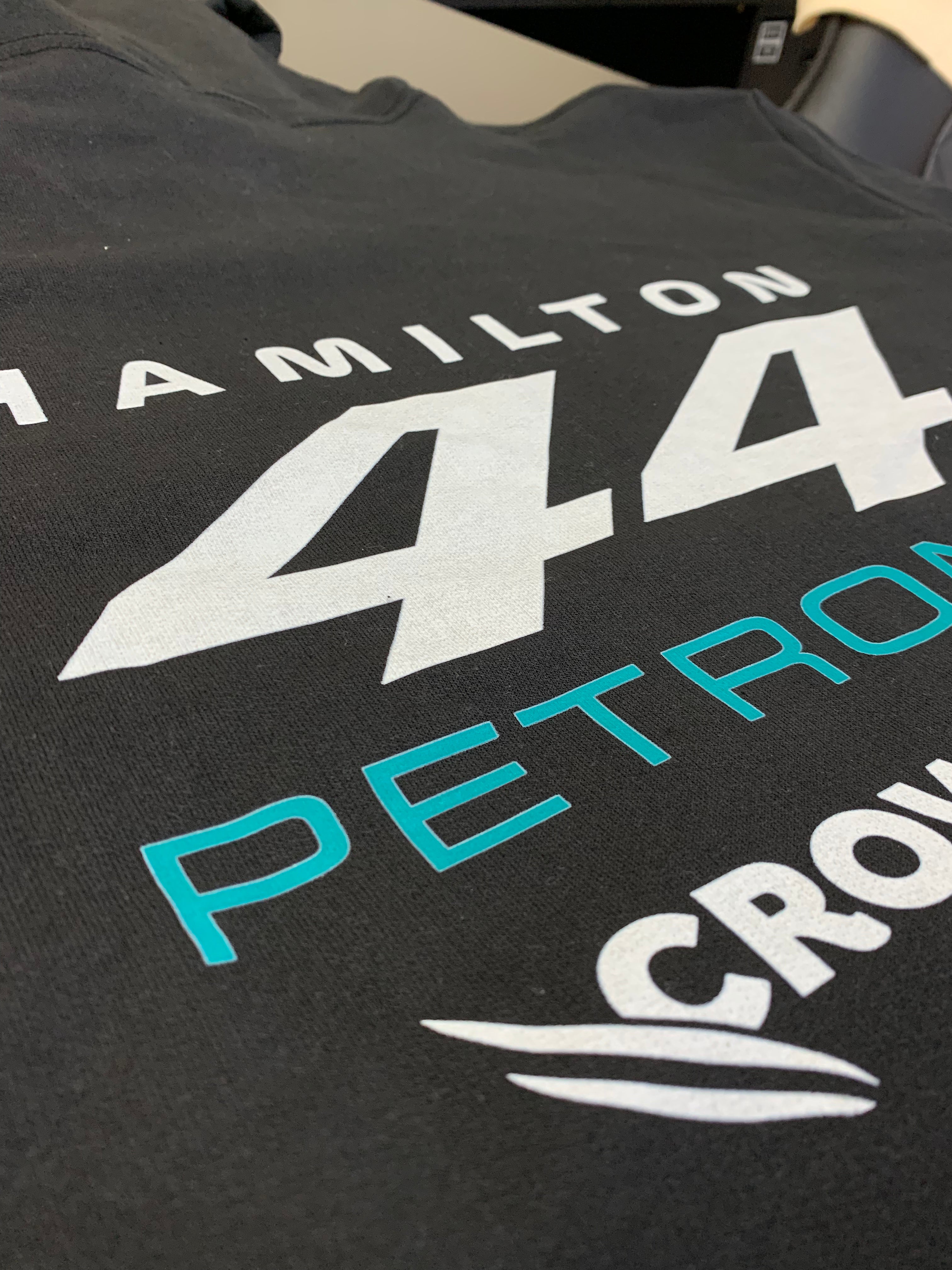 Moletom Canguru Lewis Hamilton Mercedes AMG 2023 Preto